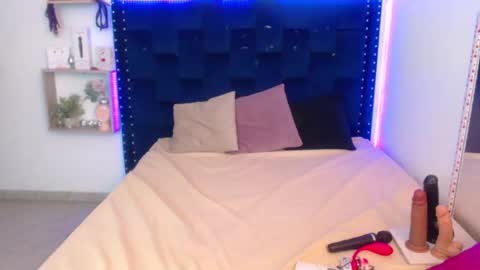 Snapshot of saraapril_1 chatting on February 2025 12:35:02 PM SARAHGIL online show from February 2025 12:35:02 PM