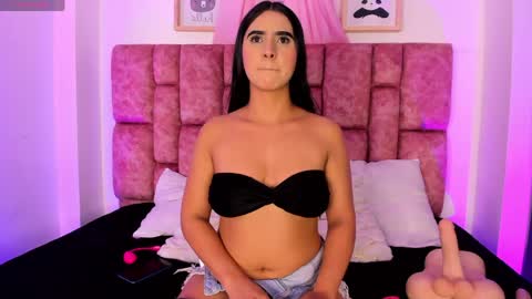 Sara  online show from April 2026 07:43:01 PM