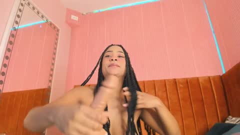 Snapshot of saracastiillo chatting on January 2025 09:30:02 AM Sara Castillo online show from January 2025 09:30:02 AM