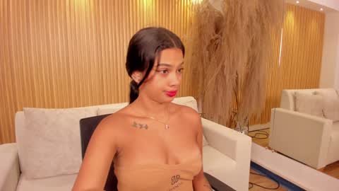 Snapshot of saracorraless chatting on December 2024 08:38:02 PM Sara Everyday From 1430 to 2130 Col Time online show from December 2024 08:38:02 PM