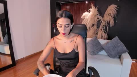 Snapshot of saracorraless chatting on February 2025 07:00:01 PM Sara Everyday From 1430 to 2130 Col Time online show from February 2025 07:00:01 PM