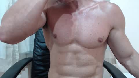 saradorj92 online show from January 2026 10:34:02 PM