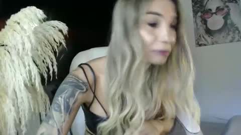 Snapshot of saragoddesshot chatting on October 2025 08:53:02 PM CALL ME LOVE SARITA online show from October 2025 08:53:02 PM