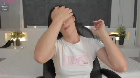  Sara Gomez  online show from April 2026 01:12:01 PM