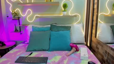 Sara online show from April 2026 12:49:02 AM