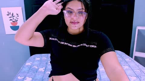 Snapshot of sarah_cream chatting on January 2025 08:48:01 PM Sarah online show from January 2025 08:48:01 PM