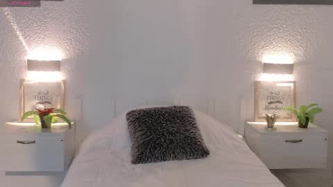 Sarah online show from April 2026 01:09:02 PM