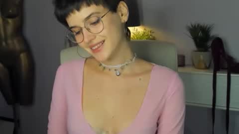 Sarah online show from September 2025 01:27:01 PM