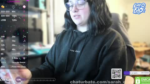 Snapshot of sarah_e_xx chatting on December 2024 01:11:01 AM Sarah online show from December 2024 01:11:01 AM