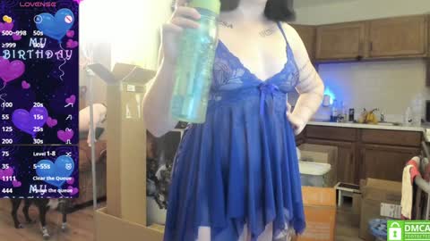 Snapshot of sarah_e_xx chatting on December 2024 06:35:01 AM Sarah online show from December 2024 06:35:01 AM