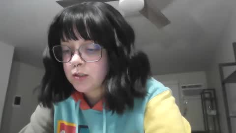 Snapshot of sarah_e_xx chatting on December 2024 05:11:02 AM Sarah online show from December 2024 05:11:02 AM