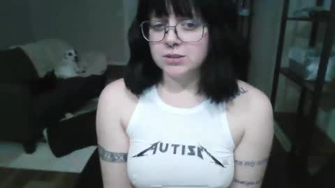 Snapshot of sarah_e_xx chatting on January 2025 05:33:01 AM Sarah online show from January 2025 05:33:01 AM