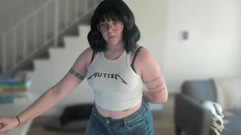 Snapshot of sarah_e_xx chatting on January 2025 12:34:02 AM Sarah online show from January 2025 12:34:02 AM