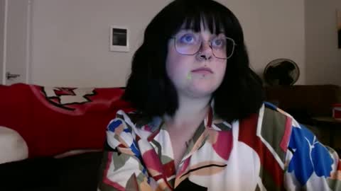 Snapshot of sarah_e_xx chatting on March 2025 04:08:02 AM Sarah online show from March 2025 04:08:02 AM