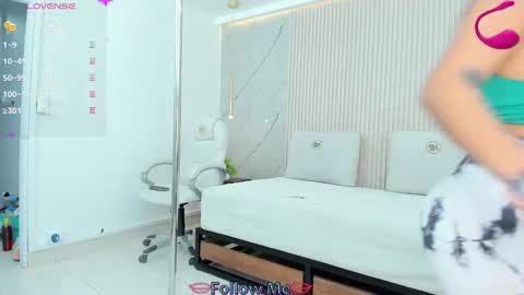 sarah online show from March 2025 06:00:01 PM