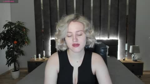 Sarah online show from December 2024 12:59:02 AM