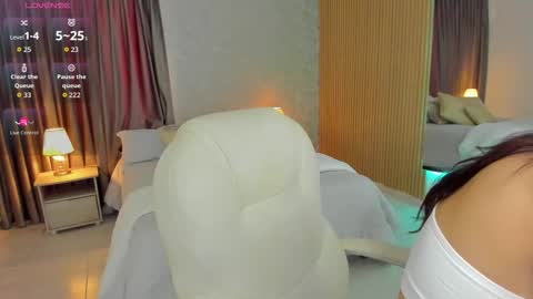 Sarah online show from November 2025 08:31:01 PM