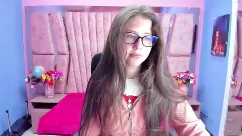 Sarah online show from October 2025 01:42:02 PM