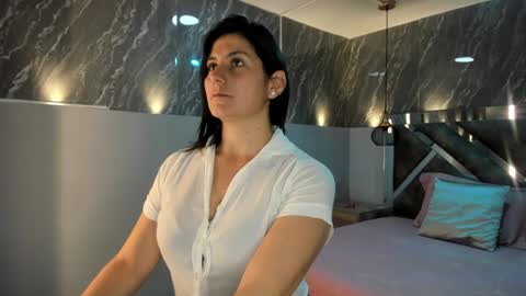 Sarah Deyvis online show from December 2024 02:21:01 PM