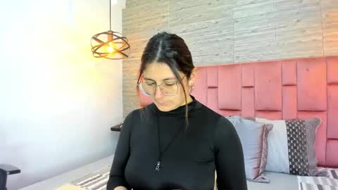 Sarah Deyvis online show from October 2025 11:30:02 AM