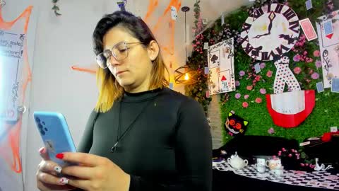 Sarah Deyvis online show from October 2025 11:22:01 AM