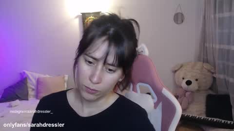 Snapshot of sarahdressler chatting on September 2025 01:17:01 AM sarahdressler online show from September 2025 01:17:01 AM