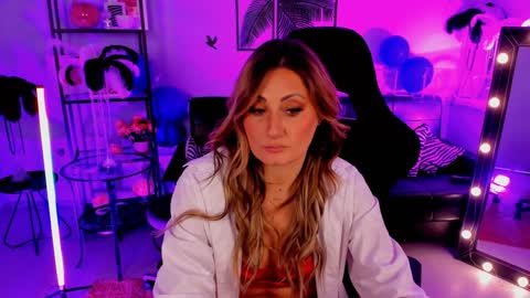 Divine Sarah NONUDE model online show from December 2024 11:50:02 AM