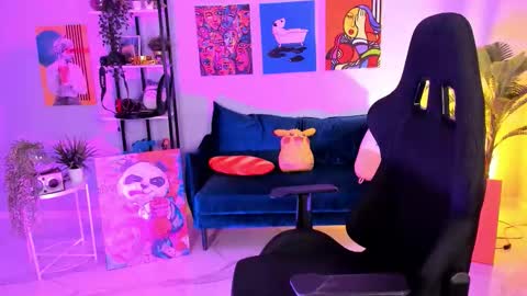 Divine Sarah NONUDE model online show from October 2025 01:09:02 PM