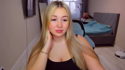 Sarah online show from April 2026 12:24:01 PM