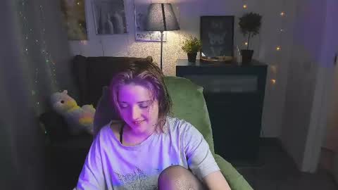 Snapshot of sarahshelby chatting on May 2026 09:20:02 PM Sarah online show from May 2026 09:20:02 PM