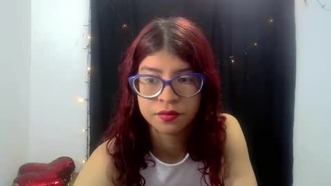 Snapshot of sarahsmitt chatting on February 2025 02:04:01 PM Sarah online show from February 2025 02:04:01 PM