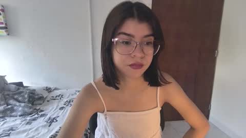 Sarah  online show from September 2025 03:35:02 PM