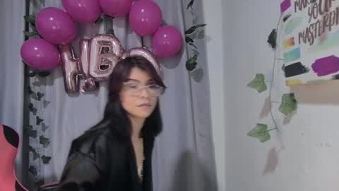 Snapshot of sarahsmitt chatting on May 2026 03:41:01 PM Sarah online show from May 2026 03:41:01 PM