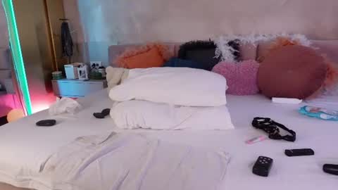 Jenny online show from July 2026 05:43:02 AM