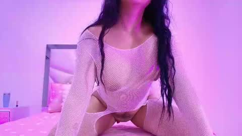 Sara  online show from October 2025 12:20:01 PM