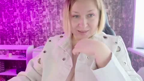 Snapshot of sarakatherin chatting on April 2026 03:59:01 AM Sara online show from April 2026 03:59:01 AM