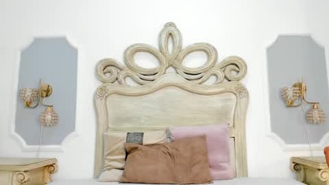 Snapshot of saralloyd chatting on December 2024 02:10:02 PM Sara online show from December 2024 02:10:02 PM