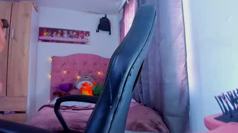 sara  online show from December 2024 07:25:02 PM