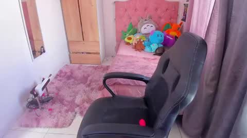 sara  online show from December 2024 06:50:01 PM