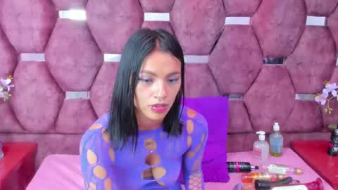 Snapshot of saraloveee_ chatting on February 2025 05:57:02 AM Sarita online show from February 2025 05:57:02 AM