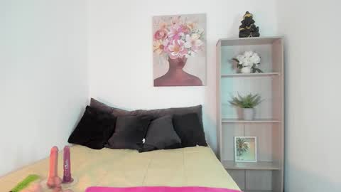 saramilf_69 online show from January 2026 01:38:02 PM