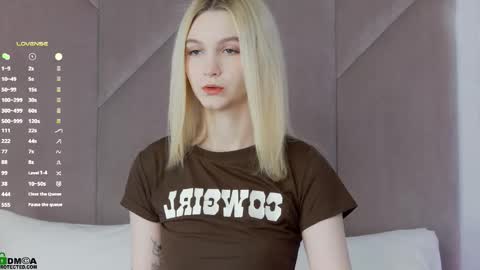 saramist online show from October 2025 01:39:01 AM