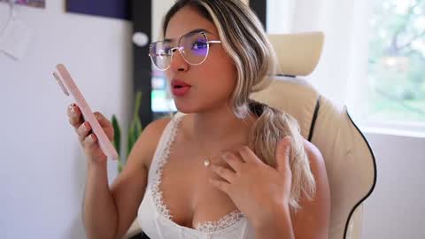Sara online show from January 2025 09:14:02 PM