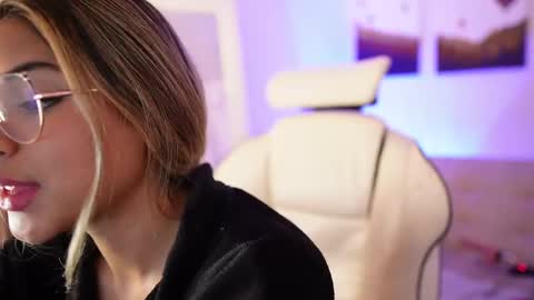 Sara online show from February 2025 01:31:01 AM