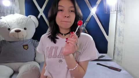 Snapshot of sarasaenz__ chatting on March 2025 02:40:01 PM online show from March 2025 02:40:01 PM