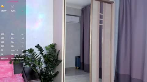 Snapshot of sarashine__ chatting on September 2025 07:38:01 PM Sara online show from September 2025 07:38:01 PM
