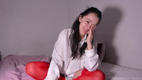 Sara   online show from February 2026 11:00:01 PM