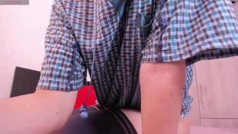 Sara   online show from April 2026 01:14:02 PM