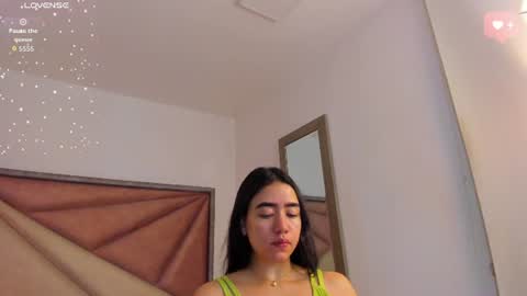 Snapshot of sarawagner_ chatting on July 2026 01:32:02 AM online show from July 2026 01:32:02 AM