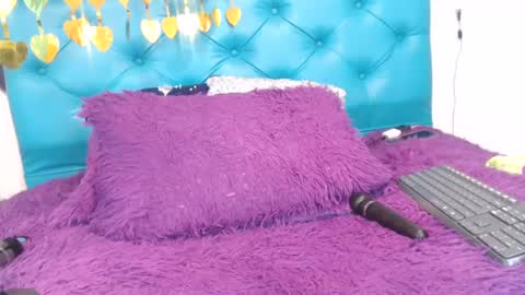 Sara Wills online show from January 2025 06:49:02 PM